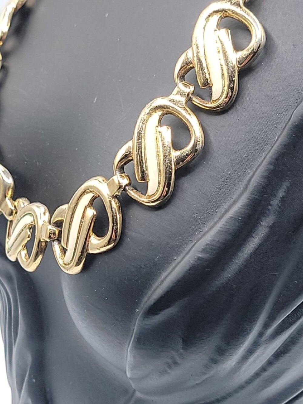 Vtg HR Paris Helena Rubinstein Gold Tone Enamel Interlocking Choker Necklace 16" - Picture 4 of 16